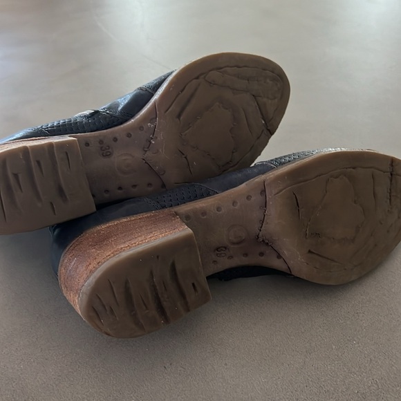 Gently worn womens ankle boots by Khrio in size 39 - Picture 4 of 6